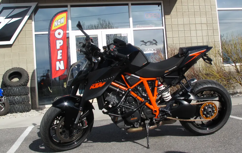 2016 KTM 1290 Super Duke R — photo 1